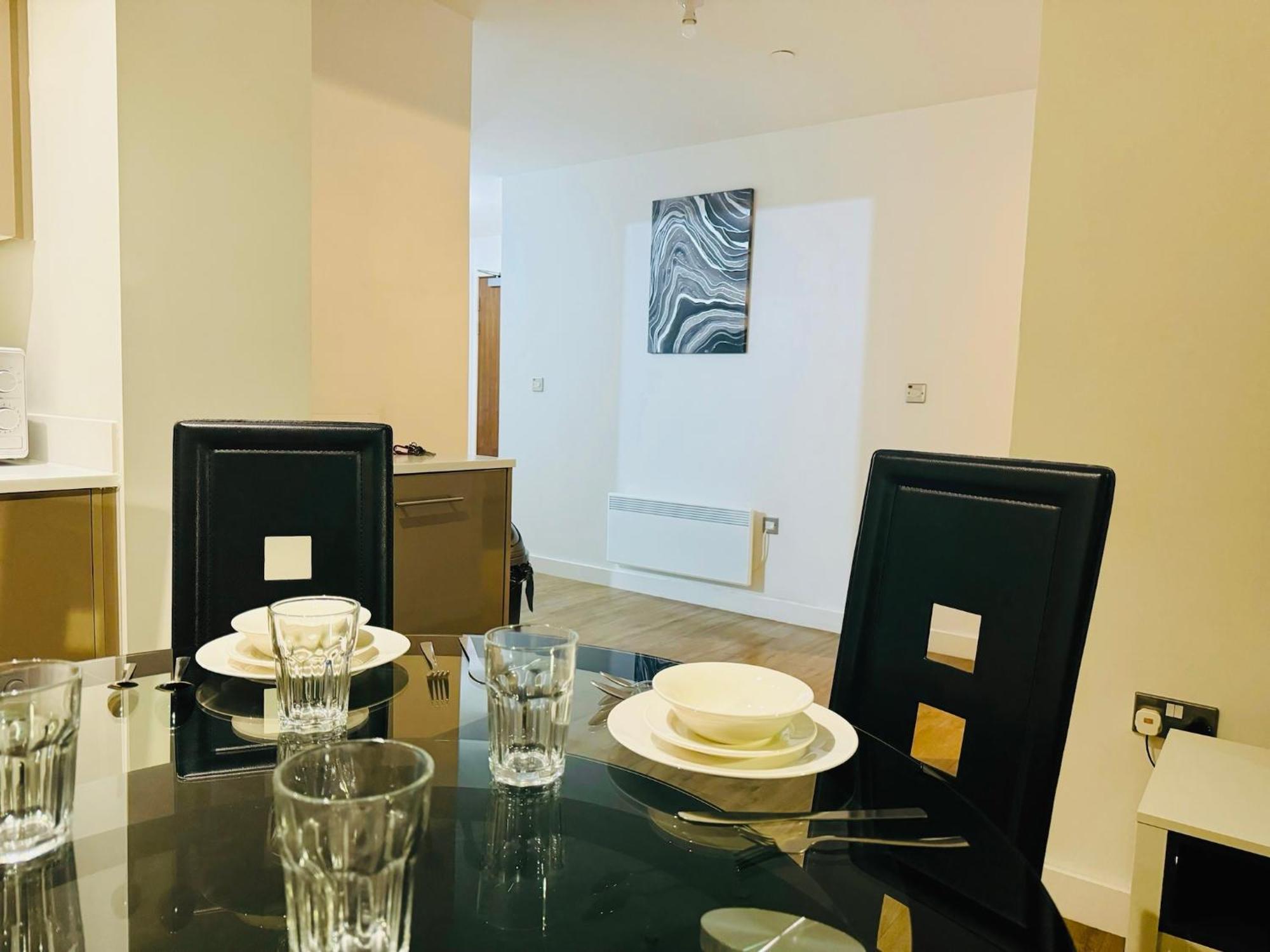 Last-Minute Specials L Book It Now L Sleeps Up To 4 L 2 Bed 2 Bath - Gym - Prime Birmingham Location L Jvt Short Lets エクステリア 写真